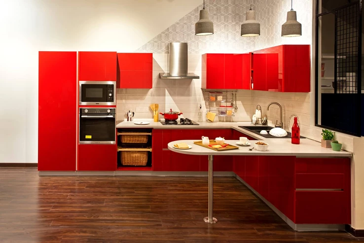 Kitchen With Breakfast Counters