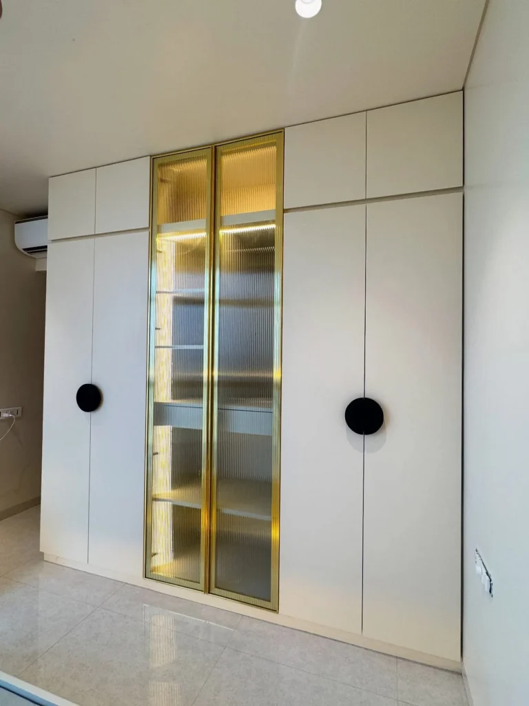 Wardrobe with Glass